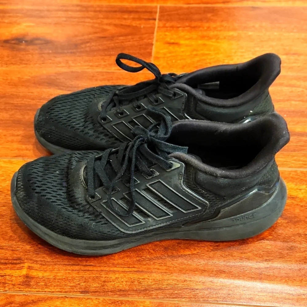 Adidas Bounce Shoes size 8.5
